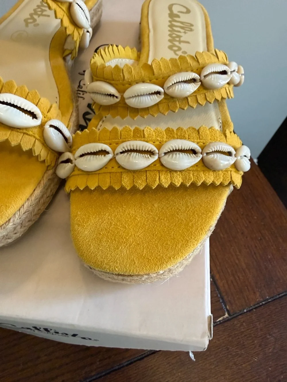 Callisto of California Yellow Shell-Embellished Women’s Slide Sandals‎ NEW